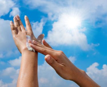 Protégez votre peau cet été : les nouveautés solaires 2025 sont arrivées